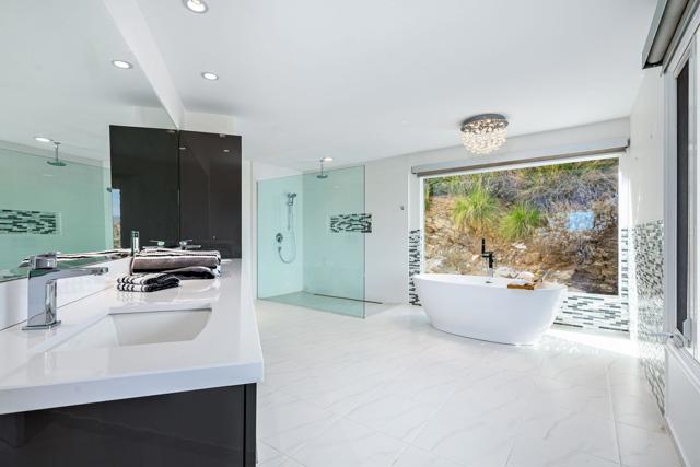 3295 Tiger Tail Lane, Palm Springs CA: https://media.crmls.org/mediaz/1ece3016-fd50-4a46-9a5b-51a1133fc6d5.jpg