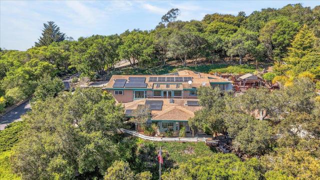 1222 Via Del Sol Road, Salinas CA: https://media.crmls.org/mediaz/1ece60f4-92a3-499d-84a8-6c0651fefa53.jpg