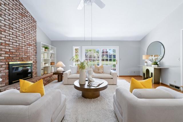 949 Wing Place, Stanford CA: https://media.crmls.org/mediaz/1ecedde1-cf07-4275-b8d3-ba3641b68b8d.jpg