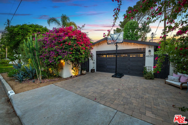 4635 Bellflower Avenue, North Hollywood CA: https://media.crmls.org/mediaz/1ecef2a3-1287-4982-9802-01898622603a.jpg