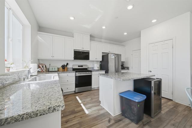 Detail Gallery Image 8 of 27 For 30847 Southend Ln, Winchester,  CA 92596 - 4 Beds | 2/1 Baths