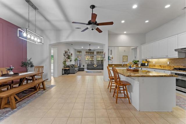 Detail Gallery Image 12 of 49 For 31557 Whitecrown Dr, Murrieta,  CA 92563 - 5 Beds | 3 Baths