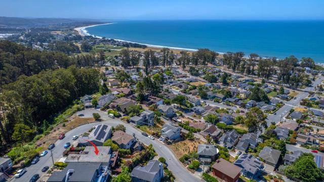 215 El Granada Boulevard, Half Moon Bay CA: https://media.crmls.org/mediaz/1ed13567-c213-48ed-b760-f9d604f872dc.jpg
