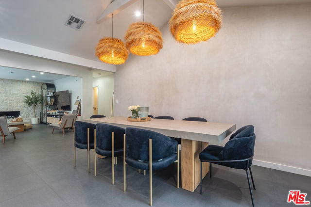12322 Sylvan Street, North Hollywood CA: https://media.crmls.org/mediaz/1ed16f14-a9e2-400e-a721-05f1b24e9518.jpg
