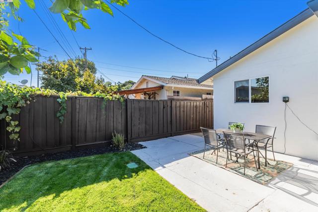 Image 39 of 49 For 344 Silvertip Ct