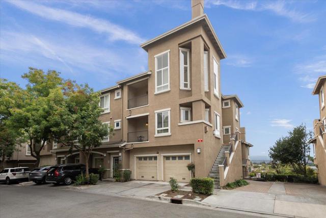 586 Marble Arch Avenue, San Jose CA: https://media.crmls.org/mediaz/1ed1c1be-3b84-43ef-8b0a-4f336d676a18.jpg