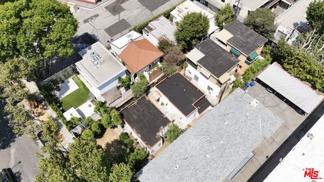 1028 N Hayworth Avenue, West Hollywood CA: https://media.crmls.org/mediaz/1ed1ecc0-692f-47aa-bfbe-b3d6babefe27.jpg