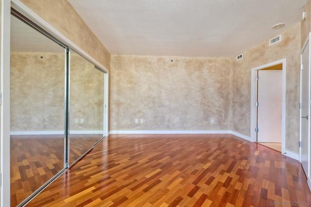 700 W Harbor Dr, San Diego CA: https://media.crmls.org/mediaz/1ed1ef6e-2c88-4ede-9e22-923afab01484.jpg