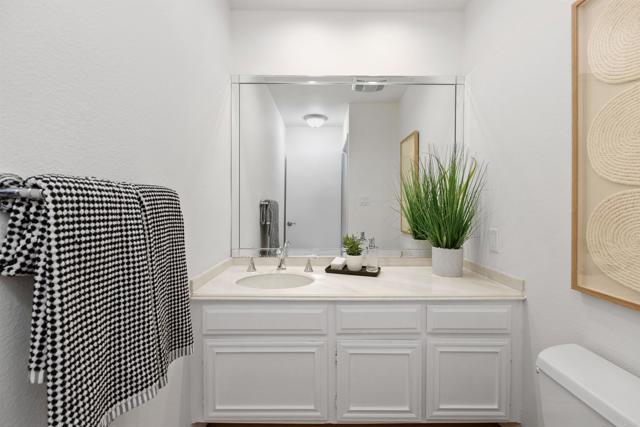 6635 Caminito Scioto, La Jolla CA: https://media.crmls.org/mediaz/1ed23d99-852d-4044-87ed-0a9b690bfc2b.jpg