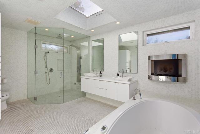 Detail Gallery Image 12 of 40 For 1159 Hymettus Ave, Encinitas,  CA 92024 - 4 Beds | 3/1 Baths