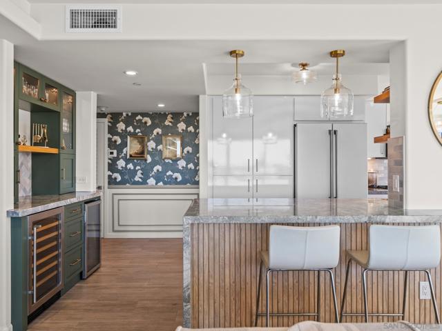 Image 17 of 60 For 1750 Avenida Del Mundo  404