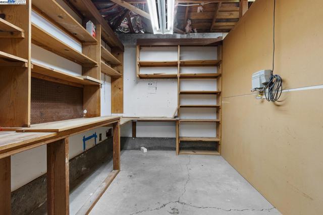5221 Roxanne Ct, Livermore CA: https://media.crmls.org/mediaz/1ed3d14d-afae-482f-b01b-c6617a29c86d.jpg