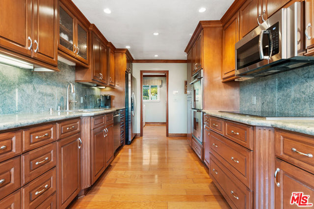 2212 Stacy Lane, Camarillo CA: https://media.crmls.org/mediaz/1ed3eb8a-f86d-4c4b-96d9-f34a1975c73c.jpg