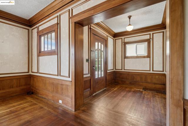 1239 Carleton St, Berkeley CA: https://media.crmls.org/mediaz/1ed3f3d9-5f2e-468d-a93a-401eef014e13.jpg
