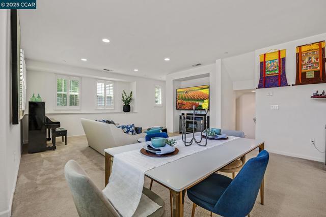 6939 Mariposa Cir, Dublin CA: https://media.crmls.org/mediaz/1ed4093c-5048-4c51-9dbd-7ae0913378e1.jpg