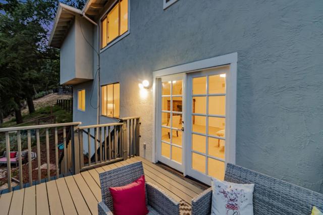 6827 Ridgewood Drive, Oakland CA: https://media.crmls.org/mediaz/1ed4c1d4-bb88-48c8-ba91-4f9cba46fa93.jpg