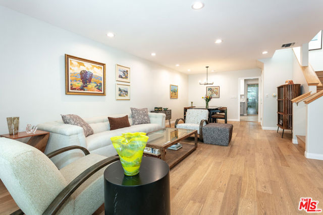 14101 Dickens Street, 8 photo 3