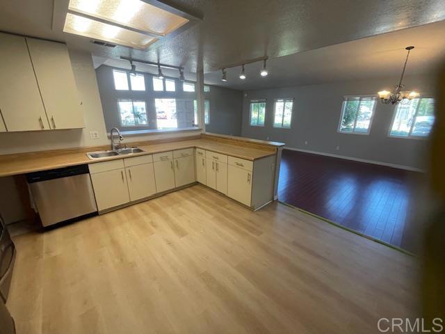 Detail Gallery Image 7 of 13 For 769 Magnolia a,  Carlsbad,  CA 92008 - 2 Beds | 2 Baths