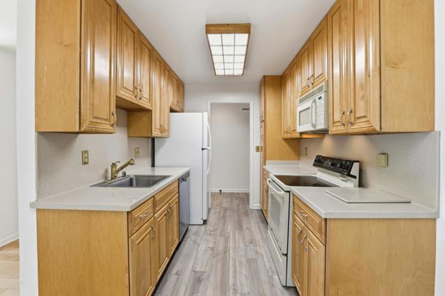 1031 Cherry Avenue, San Bruno CA: https://media.crmls.org/mediaz/1ed63ce0-79d0-49e3-a2d3-198e18af7c51.jpg