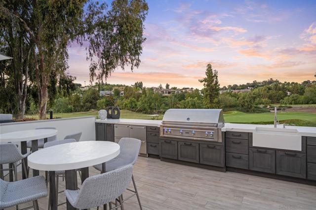 5986 Greensview Ct, Rancho Santa Fe CA: https://media.crmls.org/mediaz/1ed689ea-9542-4389-9623-dfe1567c702d.jpg