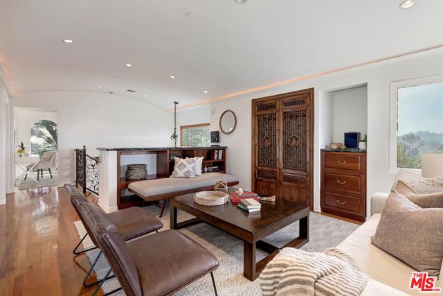 3595 Wonder View Drive, Los Angeles CA: https://media.crmls.org/mediaz/1ed6a96a-9c60-4a8d-b12c-a0db915475cf.jpg