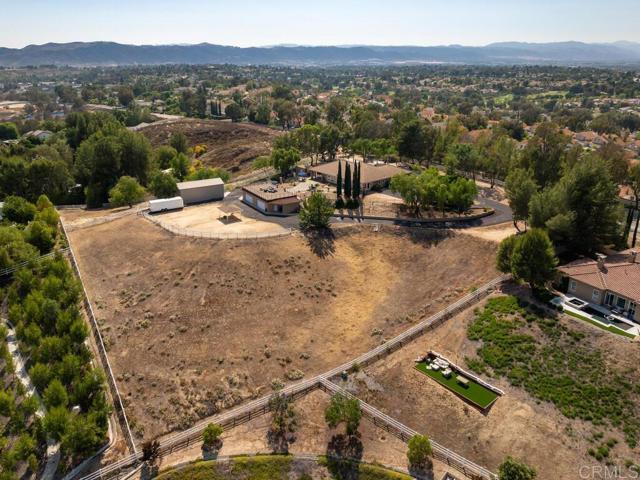 31755 Rancho Vista Road, Temecula CA: https://media.crmls.org/mediaz/1ed7c0b9-9514-4ee9-8979-cfd2a6e91004.jpg