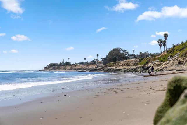 1435 Ruby Court, Capitola CA: https://media.crmls.org/mediaz/1ed7d091-c442-4643-ae93-78356de7386a.jpg