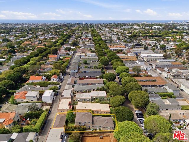 2458 Oak Street photo 4