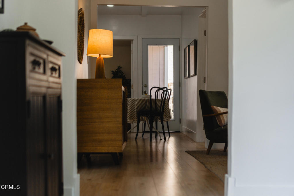 https://media.crmls.org/mediaz/1ed857c4-a914-45d0-a657-9efbb35b4dc3.jpg?preset=X-Large