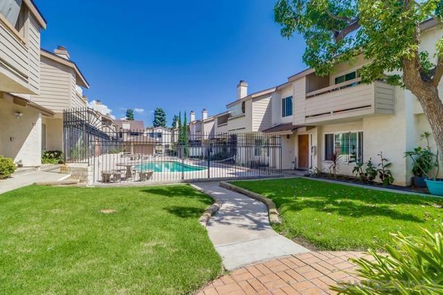 1737 Melrose Ave, Chula Vista CA: https://media.crmls.org/mediaz/1ed86821-eb39-4dde-801d-7081f9b352ec.jpg