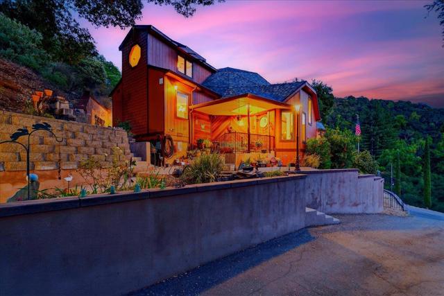 5224 Twin Falls Road, Morgan Hill CA: https://media.crmls.org/mediaz/1ed8e8b1-cae5-4bbf-b13a-8eaddb61483f.jpg