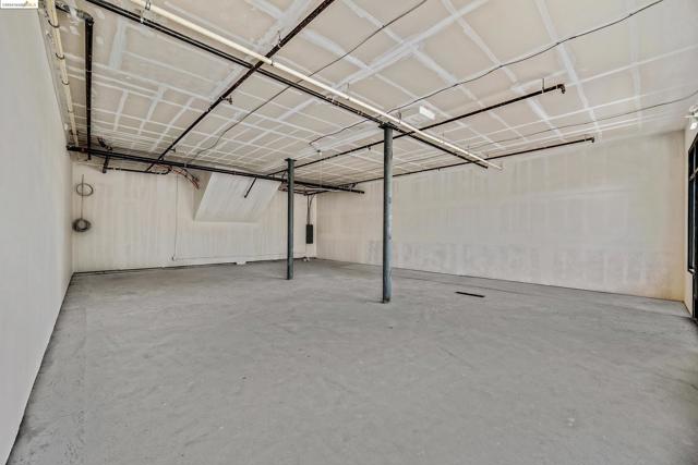 986 Grand Ave, Oakland, California 94607, ,Commercial Sale,For Sale,Grand Ave,41078169