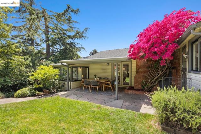 10 Wilding LN, Oakland CA: https://media.crmls.org/mediaz/1eda9bde-96b1-4a9f-abc8-8cbb8a5504c7.jpg