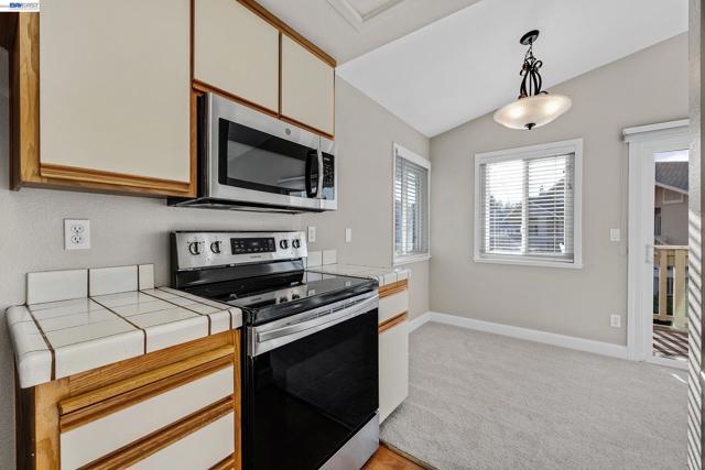 3769 Crow Canyon Rd, San Ramon CA: https://media.crmls.org/mediaz/1edaa22b-4a82-4563-bdf8-47d6e9baef7b.jpg