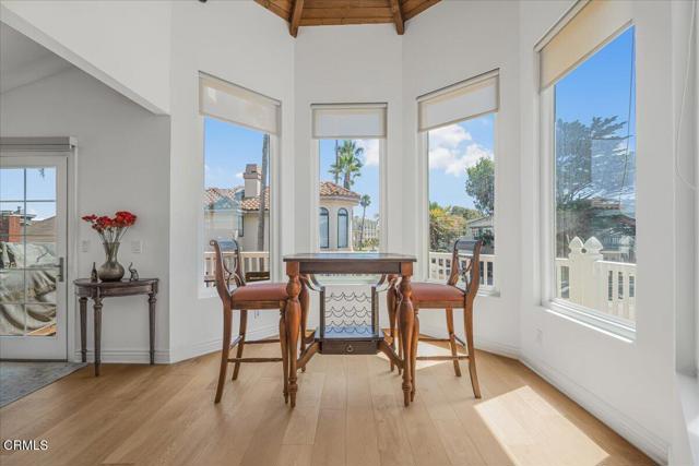 1230 Mandalay Beach Road, Oxnard CA: https://media.crmls.org/mediaz/1edbaab9-8545-49a5-886a-b1e94097e4f3.jpg