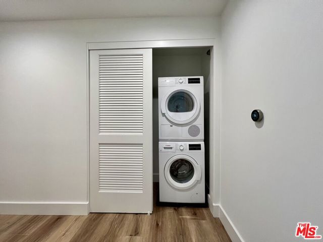 5801 Camerford Avenue, Los Angeles CA: https://media.crmls.org/mediaz/1edbcdfe-b8c3-4fdc-ae3a-37c804fe1547.jpg