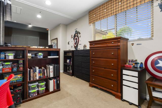 7787 Britt Pl, Santee CA: https://media.crmls.org/mediaz/1edd42cf-7e31-4295-a6b6-a40f518141a2.jpg