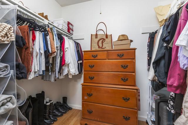 3845 Groton St, San Diego CA: https://media.crmls.org/mediaz/1edd479c-288a-4c52-9c6e-5fcd06c36871.jpg