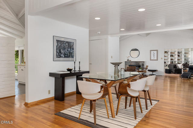 1199 Arden Road, Pasadena CA: https://media.crmls.org/mediaz/1edd5aae-ae5d-4451-91ff-805bf5d40261.jpg