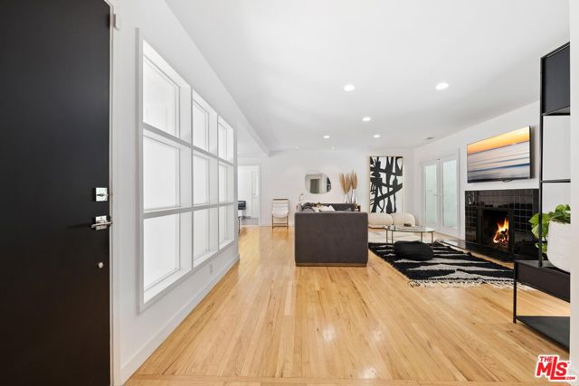 3443 Mandeville Canyon Road, Los Angeles CA: https://media.crmls.org/mediaz/1eddb4e9-5da0-4ae7-b92e-a837b8d9022a.jpg