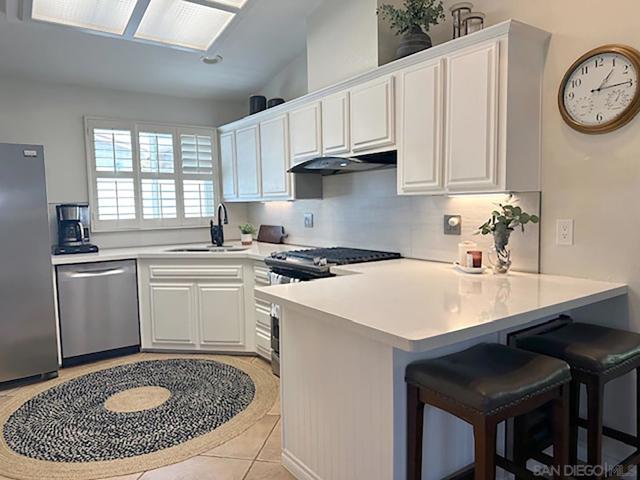 2010 W San Marcos Blvd, San Marcos CA: https://media.crmls.org/mediaz/1ede0ce9-dc49-4ee6-8c12-578d6979c62d.jpg