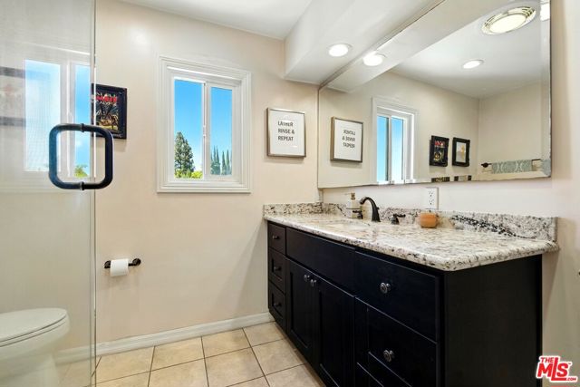 12955 Riverside Drive, Sherman Oaks CA: https://media.crmls.org/mediaz/1ede15b4-946c-402d-b9d2-d282771dcb92.jpg