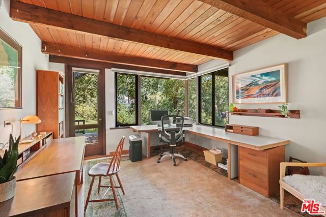 20730 Hillside Drive, Topanga CA: https://media.crmls.org/mediaz/1edfdf0a-36ac-4bbf-8e91-4a0642956217.jpg