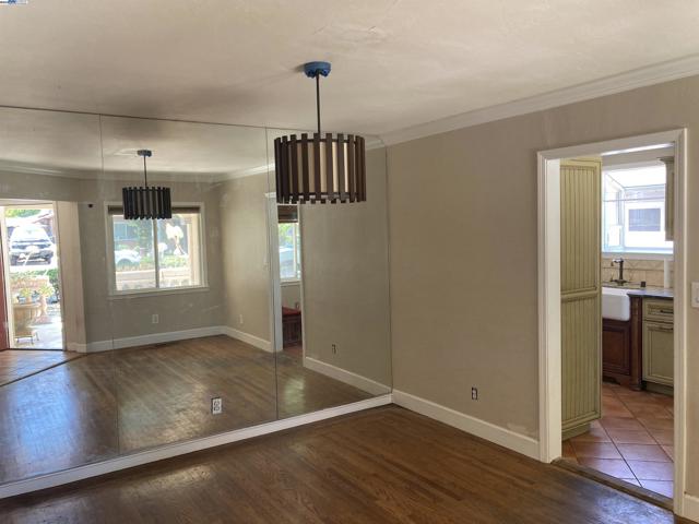 22007 Orange Ave, Castro Valley CA: https://media.crmls.org/mediaz/1ee0acec-4781-4ecb-ade8-88dd61919685.jpg
