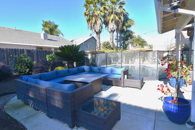 3611 Apple Blossom Lane, Turlock CA: https://media.crmls.org/mediaz/1ee14361-b9fb-4f8a-b124-0d42d819661b.jpg