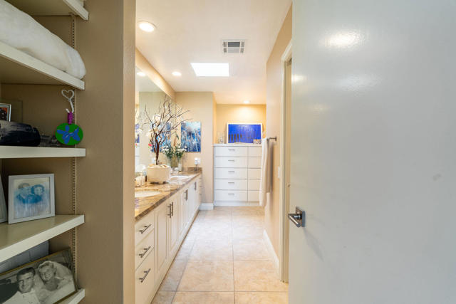 46330 Dove Road, Indian Wells CA: https://media.crmls.org/mediaz/1ee1ce9b-d360-4b14-aa2a-beea38605886.jpg