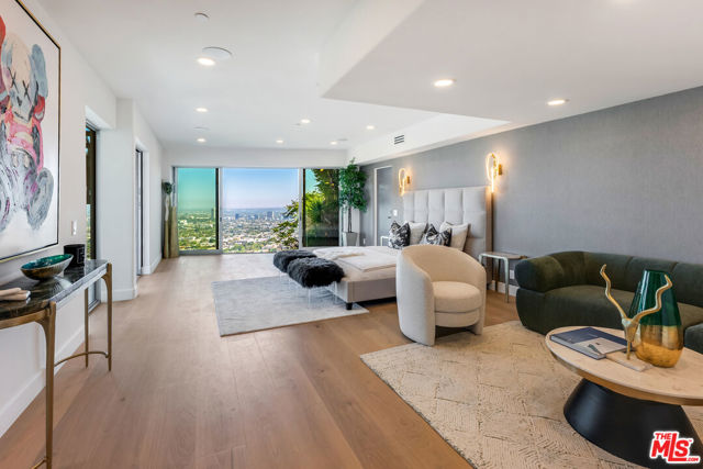 8654 Hollywood Boulevard, Los Angeles CA: https://media.crmls.org/mediaz/1ee2dc31-a334-4f7e-a07b-2121a2ff8ef3.jpg