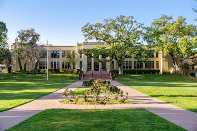 20 Mariposa Avenue, Los Gatos CA: https://media.crmls.org/mediaz/1ee2e9f9-4372-4909-8dd9-ef3861665d1d.jpg