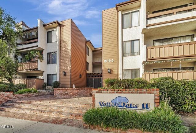 15155 Sherman Way, Van Nuys CA: https://media.crmls.org/mediaz/1ee35e1b-31a6-4616-b2ba-f615fd9f6ccc.jpg