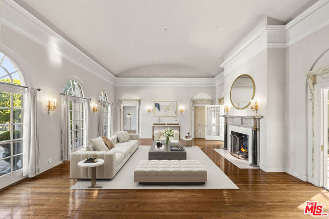 803 N Rexford Drive, Beverly Hills CA: https://media.crmls.org/mediaz/1ee370f9-96d1-470f-87a4-3c3782e5ceb5.jpg